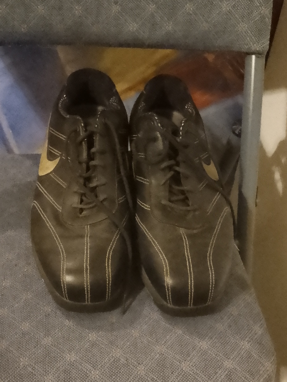 Nike Men's Black Athletic Lace-Up Shoes with Gold Swoosh
